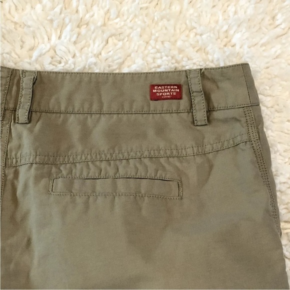 Eastern Mountain Sports Capris Pants Womens 12 Beige Ankle Button Hiking Outdoor - Picture 8 of 9